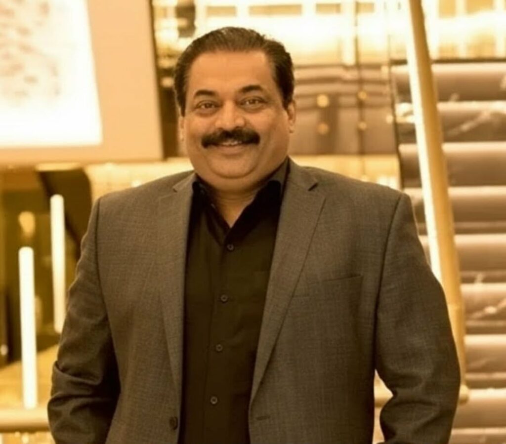 ബിസിനസ് ലോകത്തെ നടുക്കി കോൺഫിഡന്റ് ഗ്രൂപ്പ് ചെയർമാൻ ഡോ. സി.ജെ റോയി റെയ്ഡിനിടെ സ്വയം വെടിയുതിർത്തു