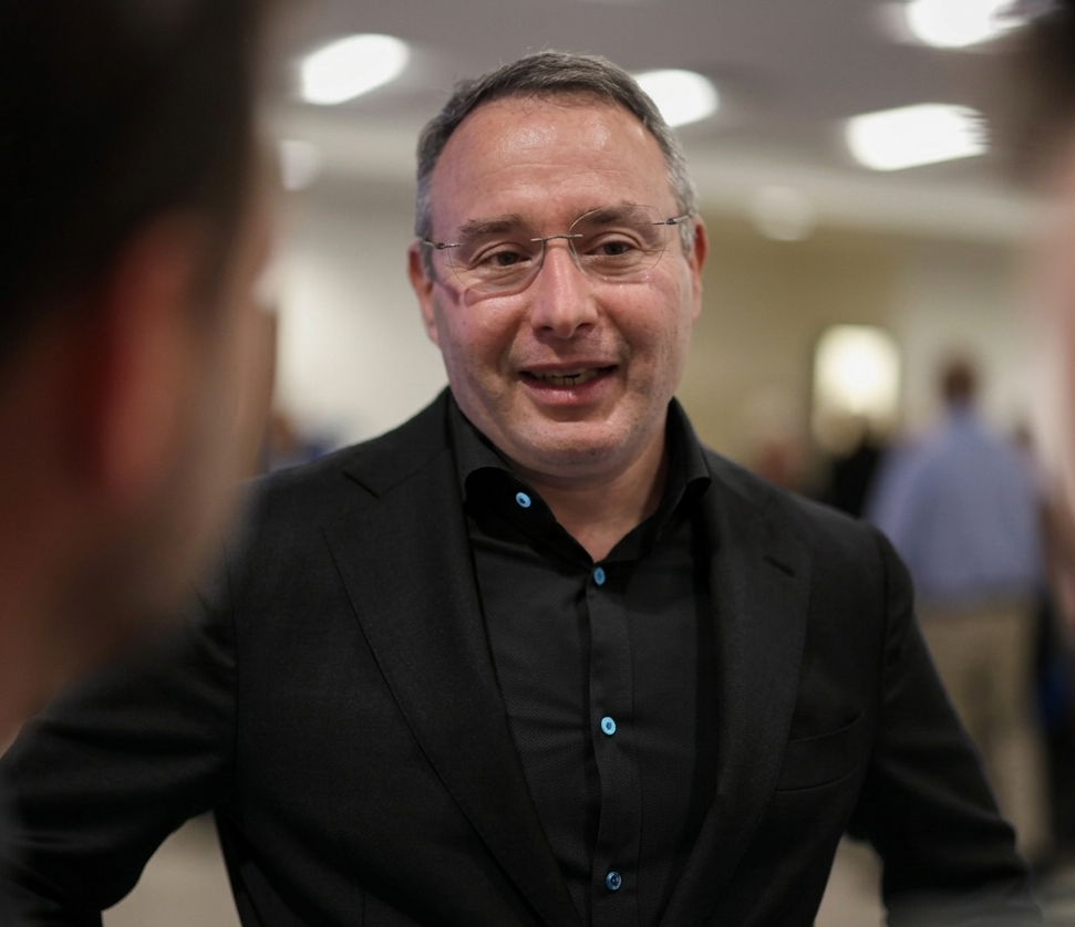 ട്രംപിനെ വിറപ്പിച്ച മുൻ സൈനികൻ ഇനി സെനറ്റിലേക്ക്; അലക്സ് വിൻഡ്മാൻ ഫ്ലോറിഡയിൽ അങ്കത്തിനിറങ്ങുന്നു.