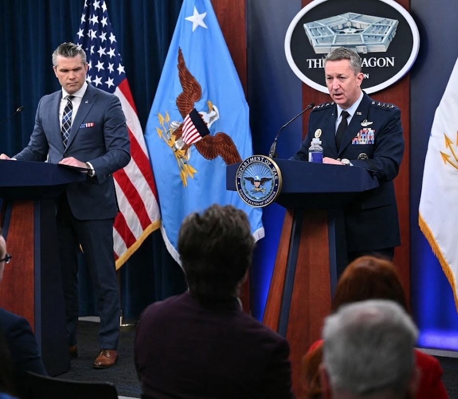 ഇറാൻ-യുഎസ്: യുദ്ധസന്നദ്ധമായി പെന്റഗൺ; വാഷിംഗ്ടണിൽ രാഷ്ട്രീയപ്പോര്.വിറങ്ങലിച്ച് ലോകം